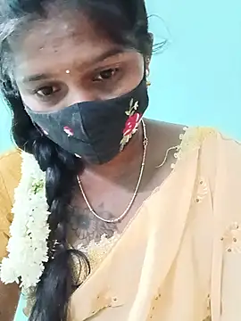 CuteDevilAnu Show in webcam