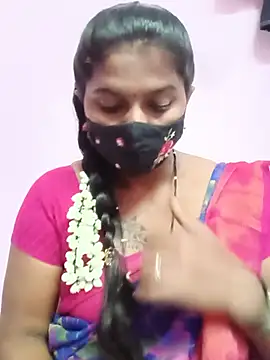 CuteDevilAnu Show in webcam