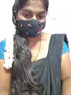 Show modela SweetNila_Official na web-kameri