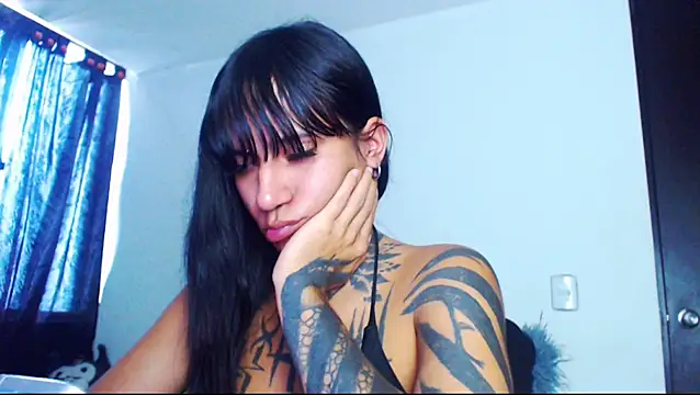 jazmin_wolf Show in webcam