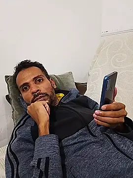 Show de BlackAlphaPrime na webcam