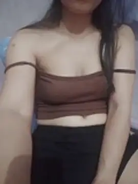 Asami_6868 Adlı Modelin Canlı XXX Sohbeti