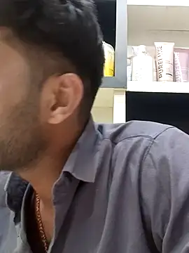 הופעת וובקאם של Indore_Playboi