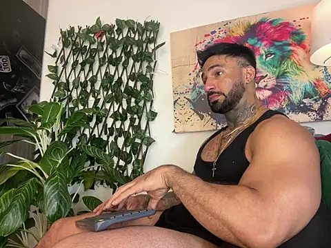 Miller_dominant: διαδικτυακό σόου στην κάμερα