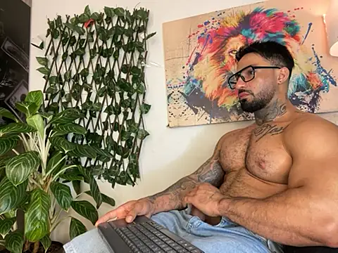 Miller_dominant Show Webcam