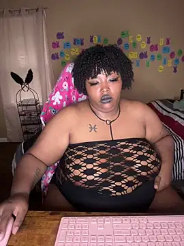 Chocolatebunnyxx96: διαδικτυακό σόου στην κάμερα