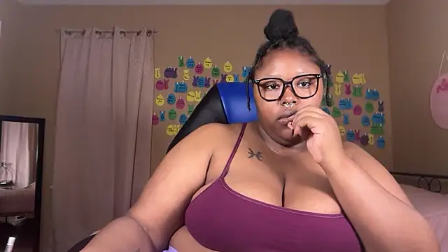Chocolatebunnyxx96's Webcam Show