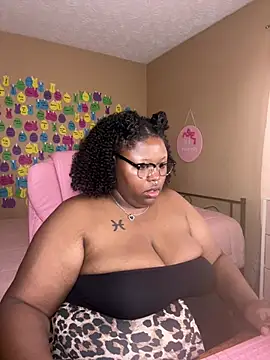 XXX chat uživo modela Chocolatebunnyxx96