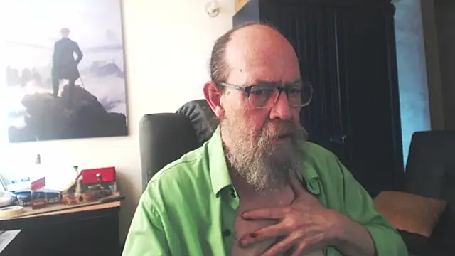 Uncle_Hottien Webbikameraesitys