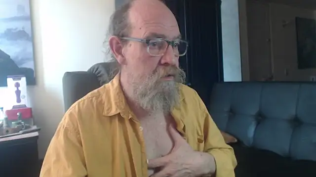 הופעת וובקאם של Uncle_Hottie