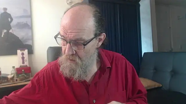 Uncle_Hottien Webbikameraesitys