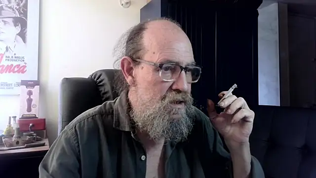Pokazy przed kamerką – Uncle_Hottie