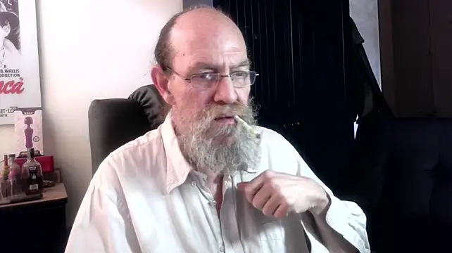 Uncle_Hottie Chat XXX live