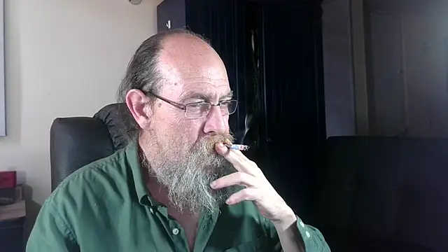 Uncle_Hottie Show in webcam