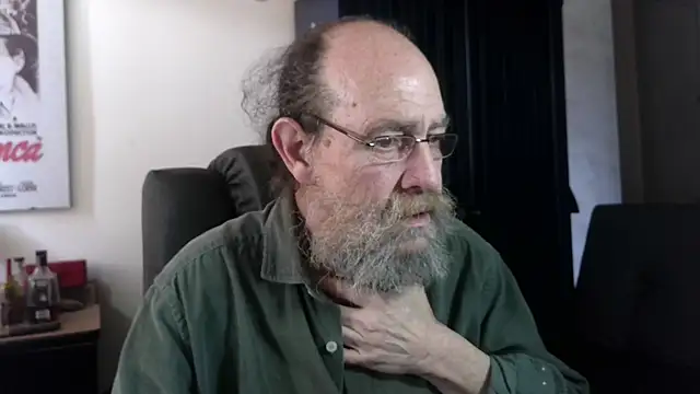 הופעת וובקאם של Uncle_Hottie