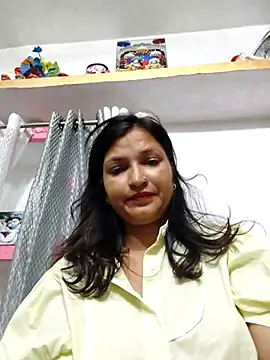 Priyaa_1433's Live XXX Chat
