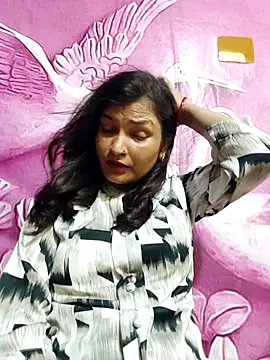 Priyaa_1433 即時 XXX 聊天