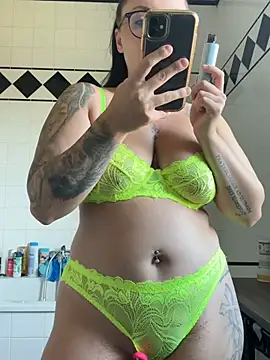InkedCurly_L Adlı Modelin Canlı XXX Sohbeti