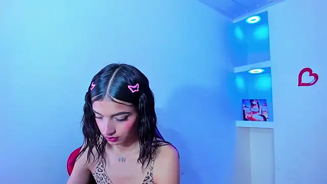 honeyluxe_ Adlı Modelin Canlı XXX Sohbeti
