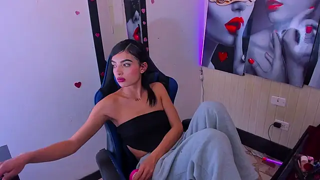 צ'אט XXX בשידור חי של honeyluxe_
