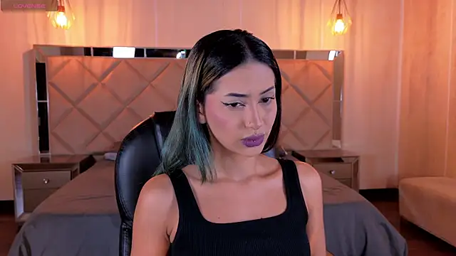 KayraLanne élő XXX-chatje
