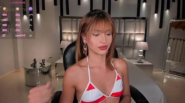 Chat XXX en directo de KayraLanne