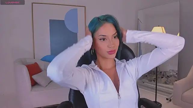 Chatroom XXX en direct de KayraLanne