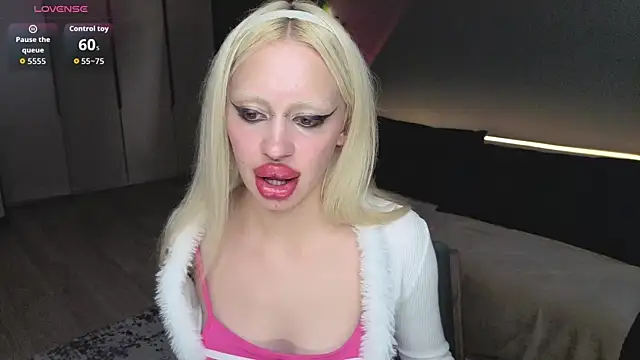 Luna_Beverly Adlı Modelin Canlı XXX Sohbeti