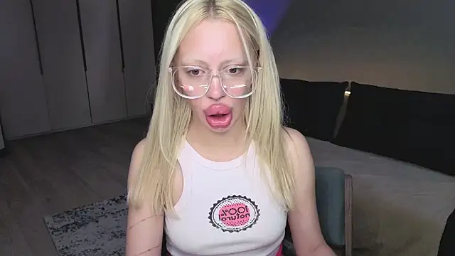 Luna_Beverly Adlı Modelin Canlı XXX Sohbeti