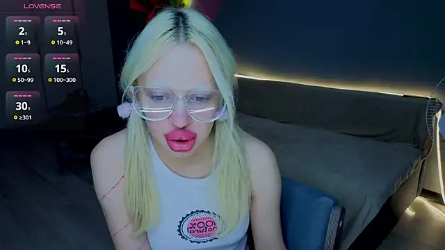 Chatroom XXX en direct de Luna_Beverly