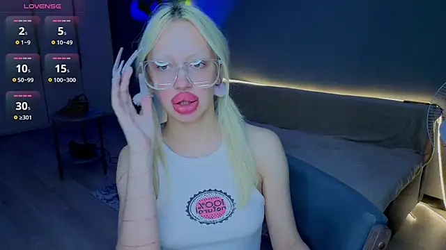 Chat +18 de Luna_Beverly ao vivo