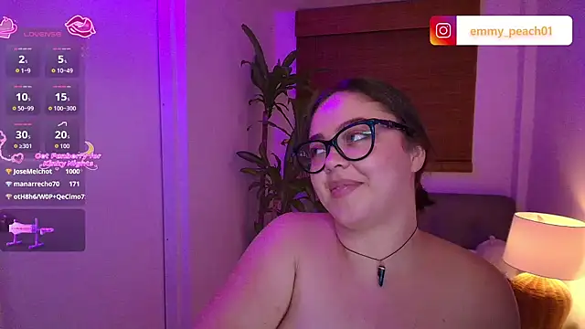 Emmy_peach1's Live XXX Chat