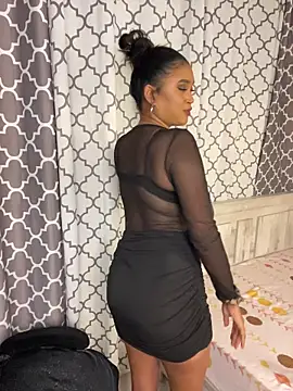 Pokazy przed kamerką – Emii_Love