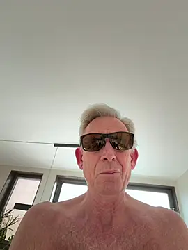 Pierre4tjyxx's Webcam Show