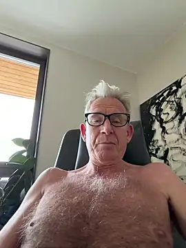Pierre4tjyxxのウェブカメラショー