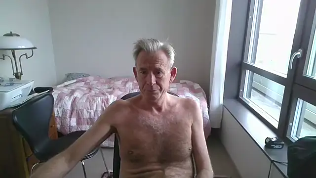 Pierre4tjyxx webkamerás műsora
