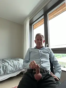 Pierre4tjyxx 网络视讯表演