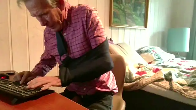 Pierre4tjyxx Webcam Show