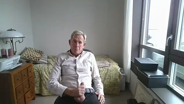 Show modela Pierre4tjyxx na web-kameri