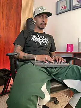 Latinmoster_boss ওয়েবক্যাম শো