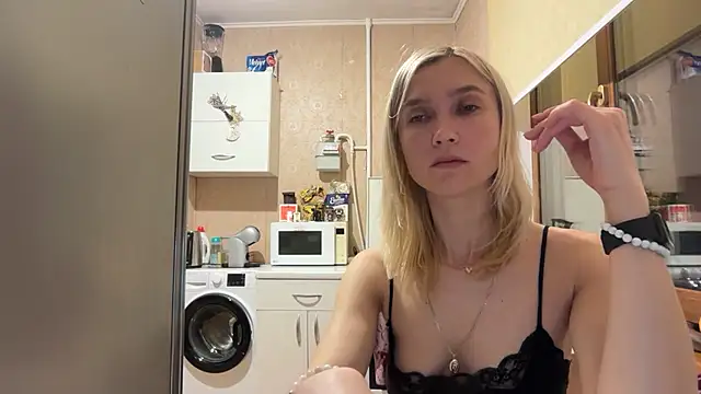 AngelJeni élő XXX-chatje