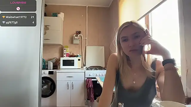 AngelJeni Chat XXX in diretta