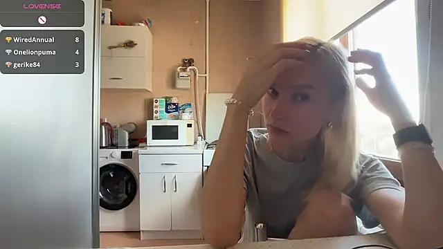 AngelJeni 即時 XXX 聊天