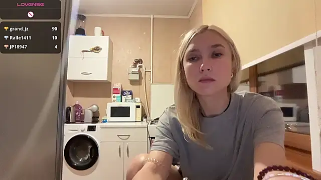 Chat +18 de AngelJeni ao vivo