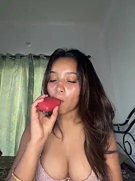 Pokazy przed kamerką – annaya_sexy