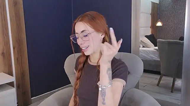 LolaGray__n Webbikameraesitys