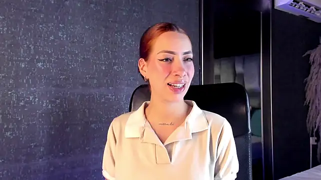 צ'אט XXX בשידור חי של LolaGray__