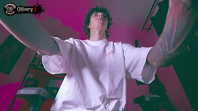 הופעת וובקאם של Olliver___y