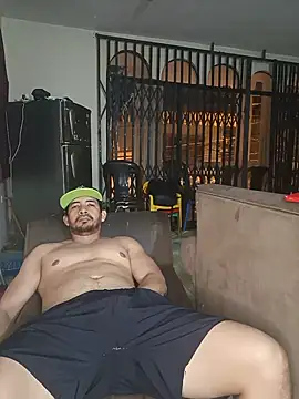 paladito01 Show in webcam