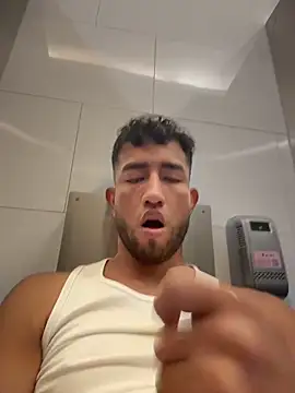 liam_bronw Show in webcam